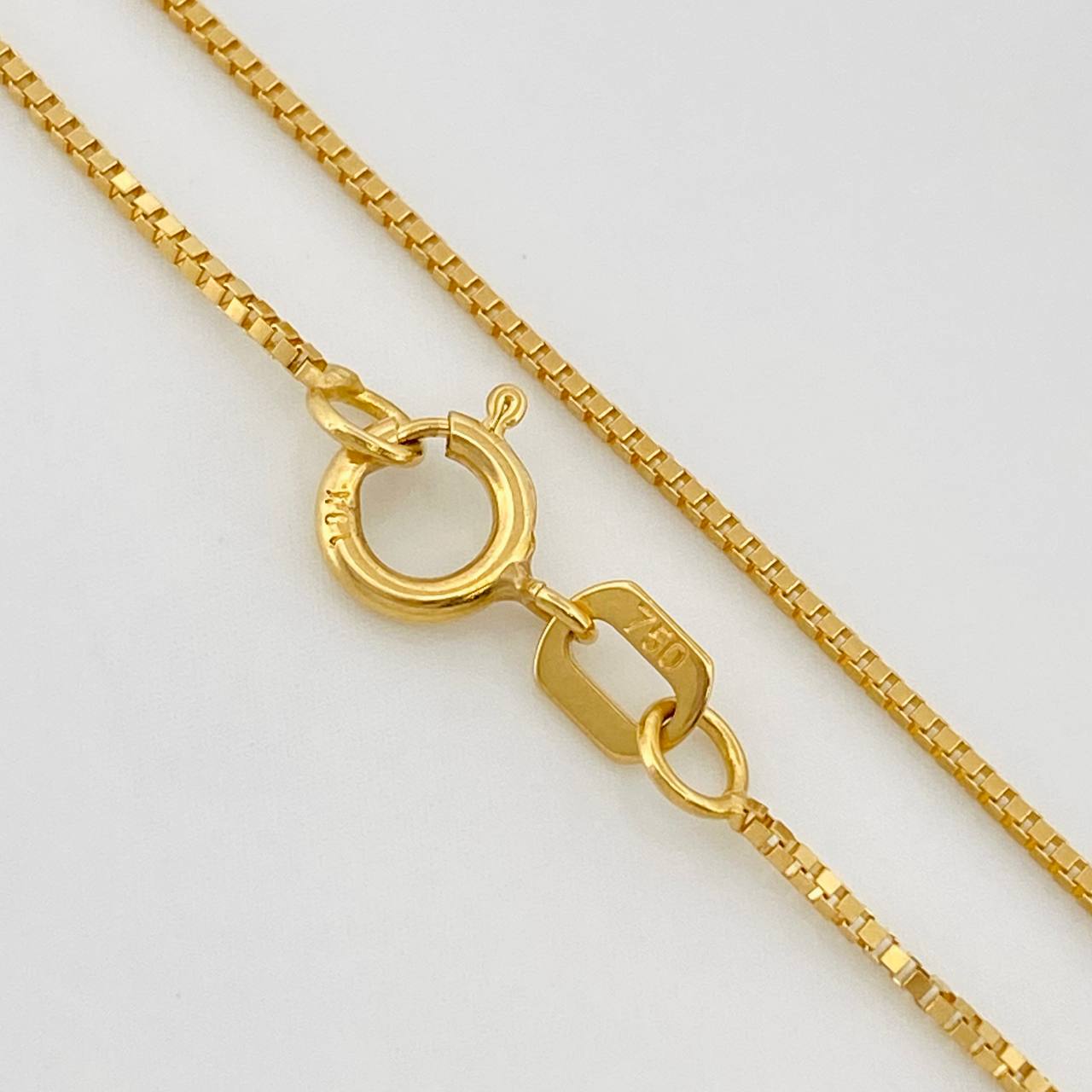 Cadena Veneciana 2.15g / 22 in / 0.6mm Oro Amarillo 18K