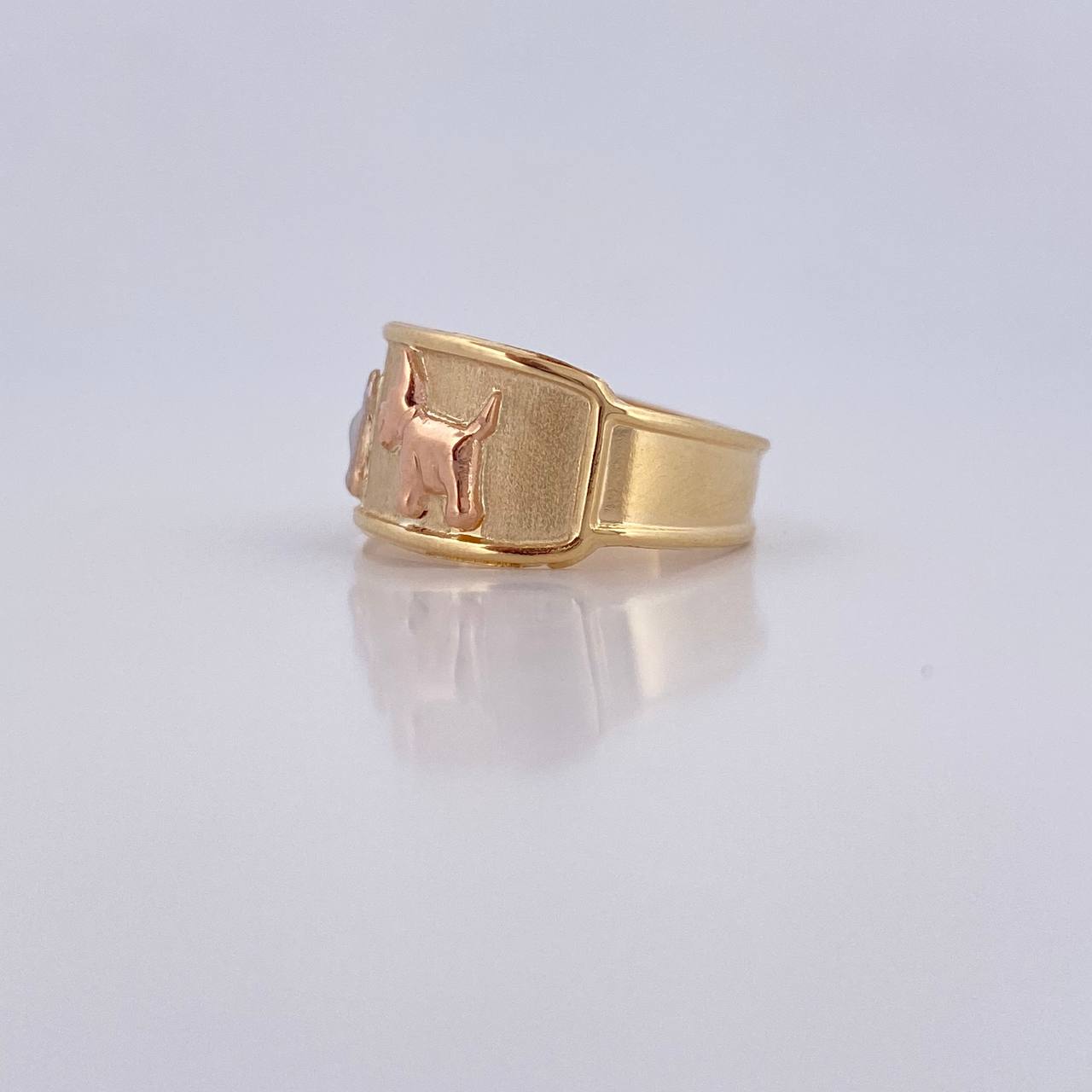 Dog Ring 1.7gr / Size 6 1/4 / 18K Gold &