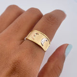 Moon Ring 1.45gr / Size 6 1/4 / 18K Gold &