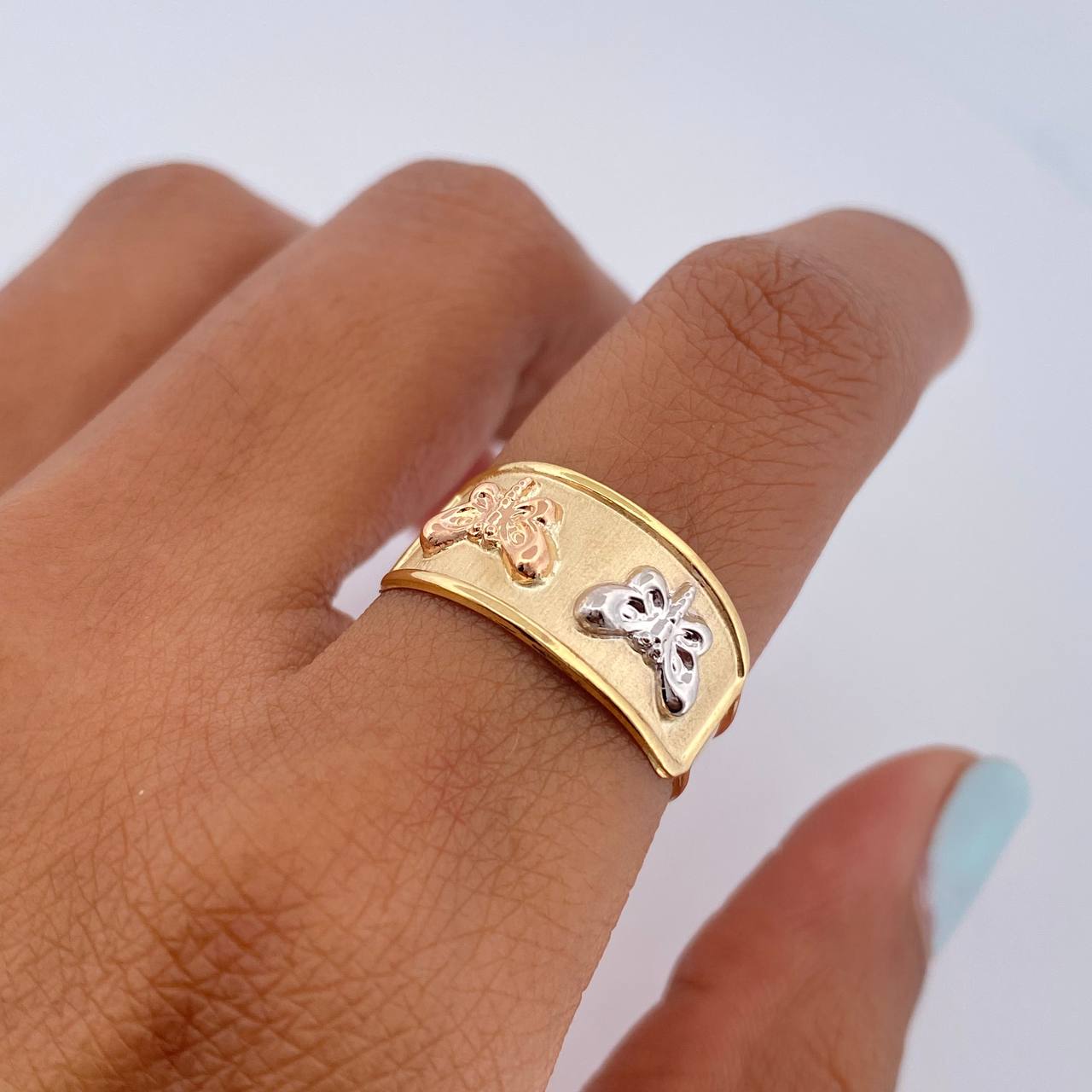 Butterfly Ring 1.7gr / Size 6 3/4 / 18K Gold &