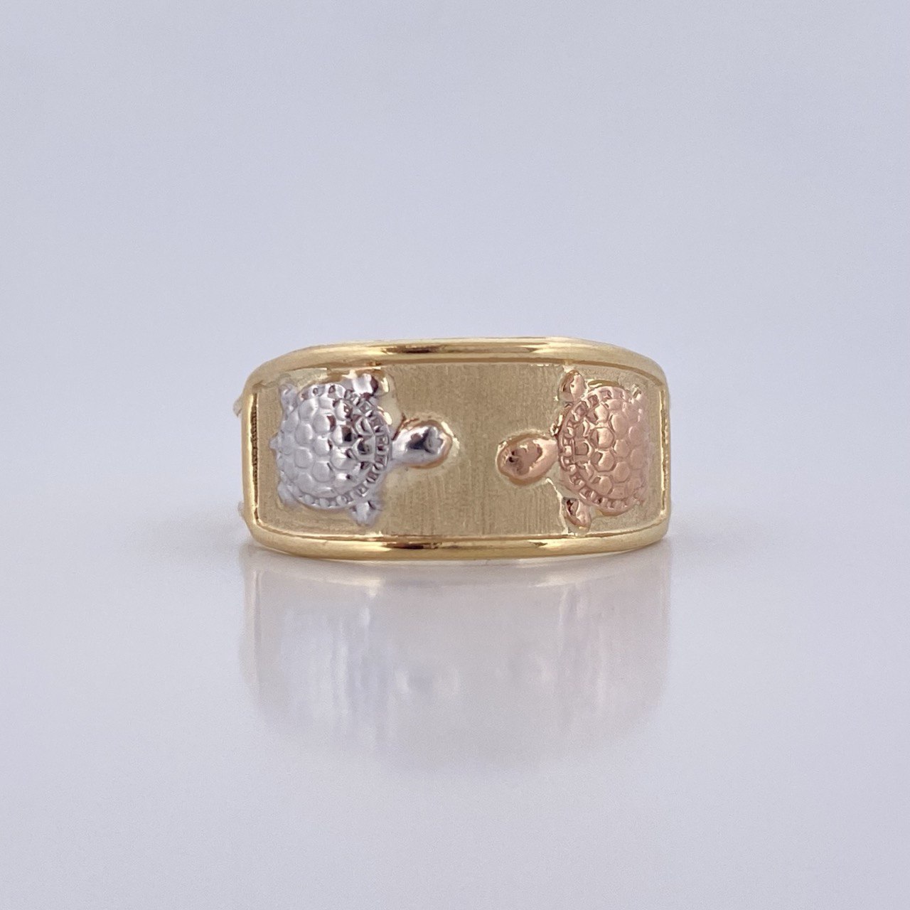 Turtle Ring 1.8gr / Size 8 3/4 / 18K Gold &