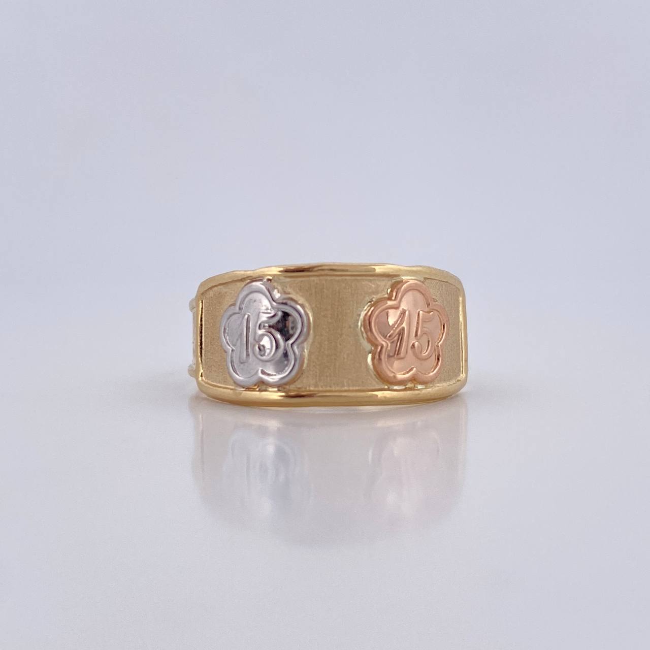 Anillo Flor 15s 1.8gr / T8 1/2 / Oro 18K $