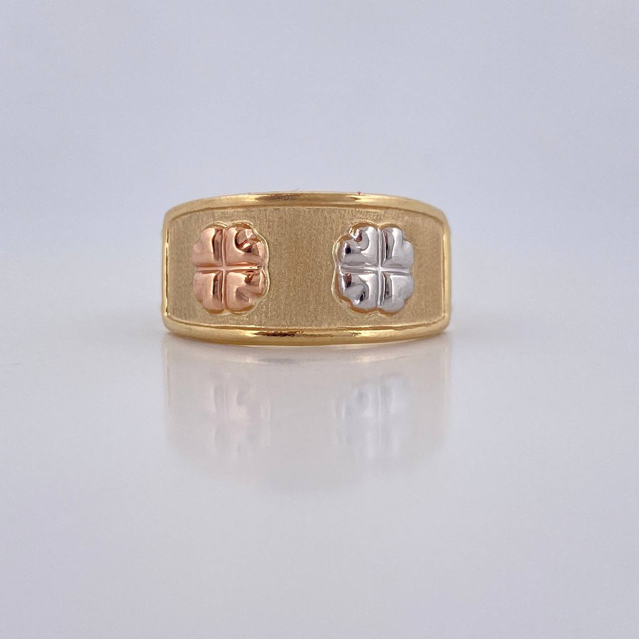 Ring Clover 1.7gr / Size 8 1/4 / 18K Gold $