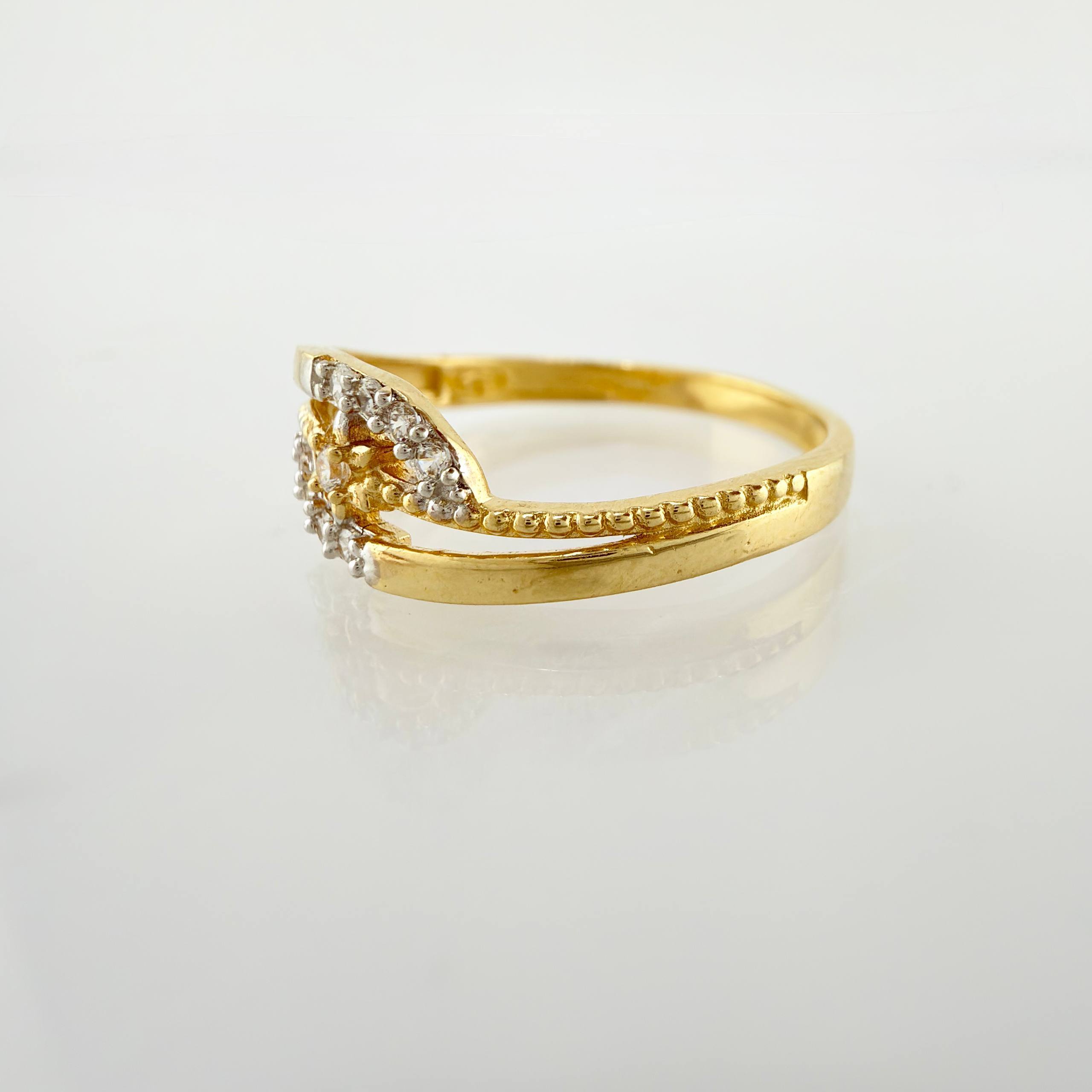 Anillo Estrella 2.25gr / T7 3/4 / Oro Amarillo 18K ©