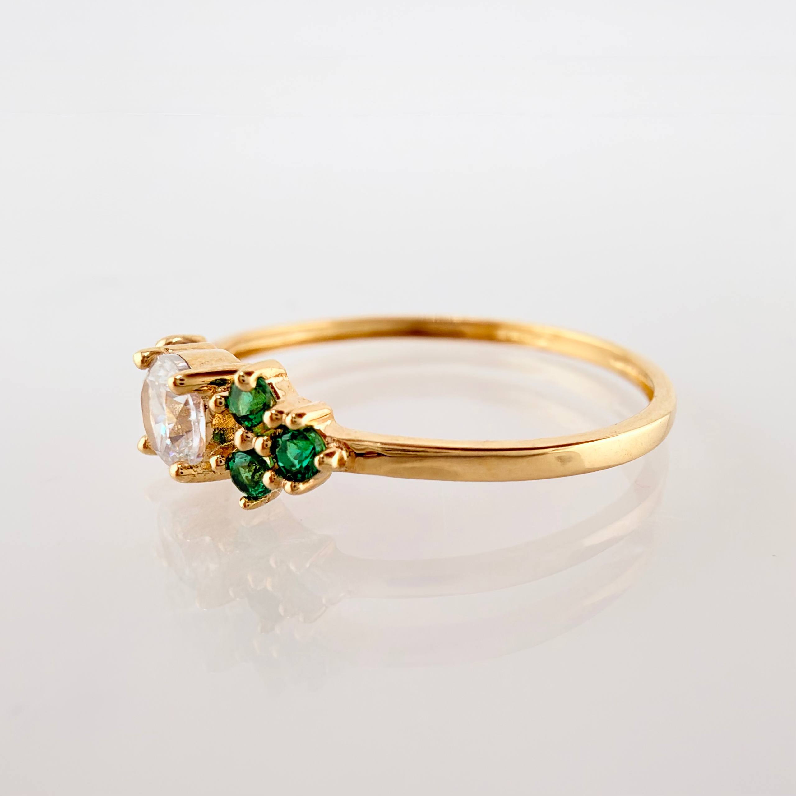 Anillo Solitario Flores Delicadas 0.85gr / T4 1/2 / Oro Amarillo 18K ©