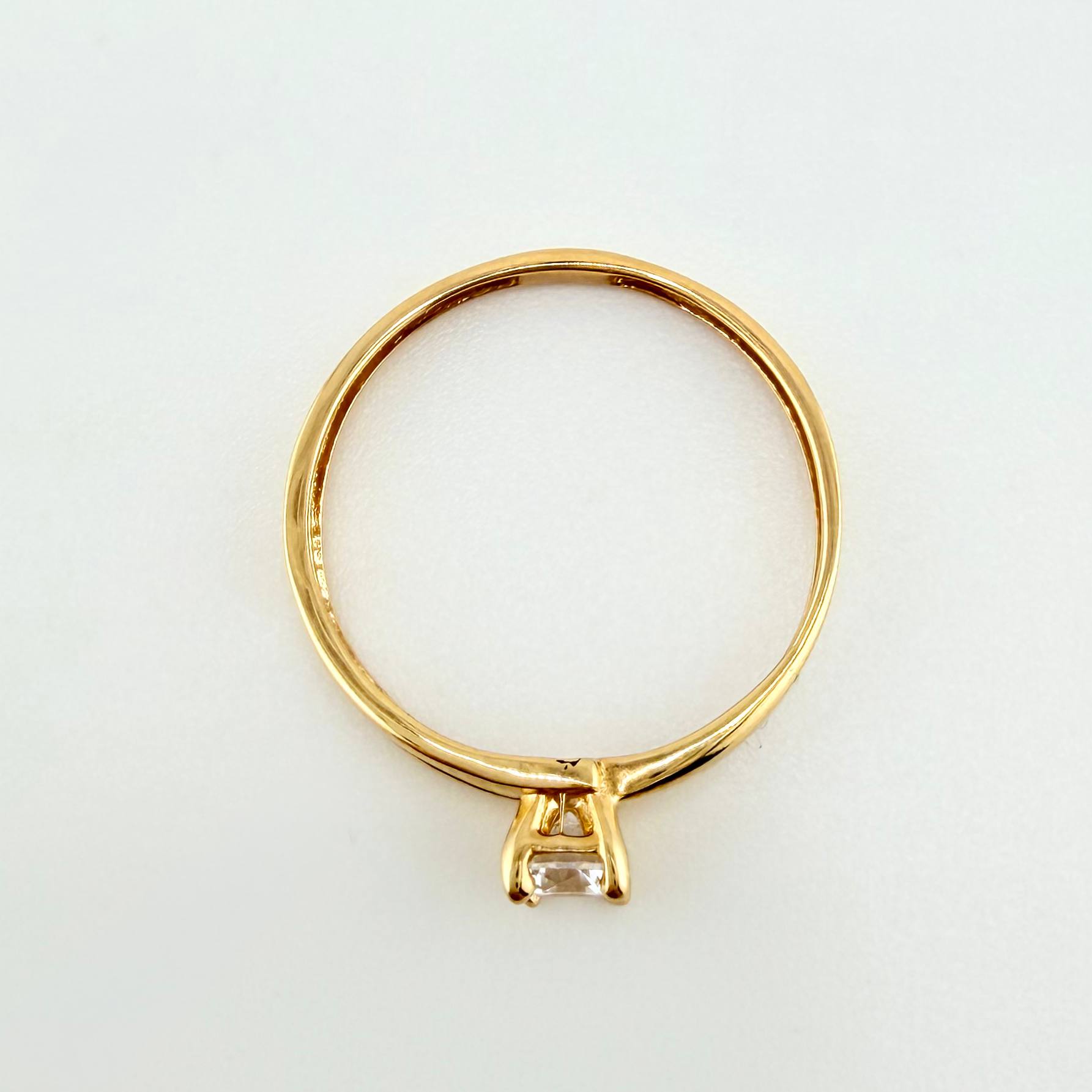 Anillo Solitario Carril Hueco 1gr / T5 1/2 / Oro Amarillo 18K ©