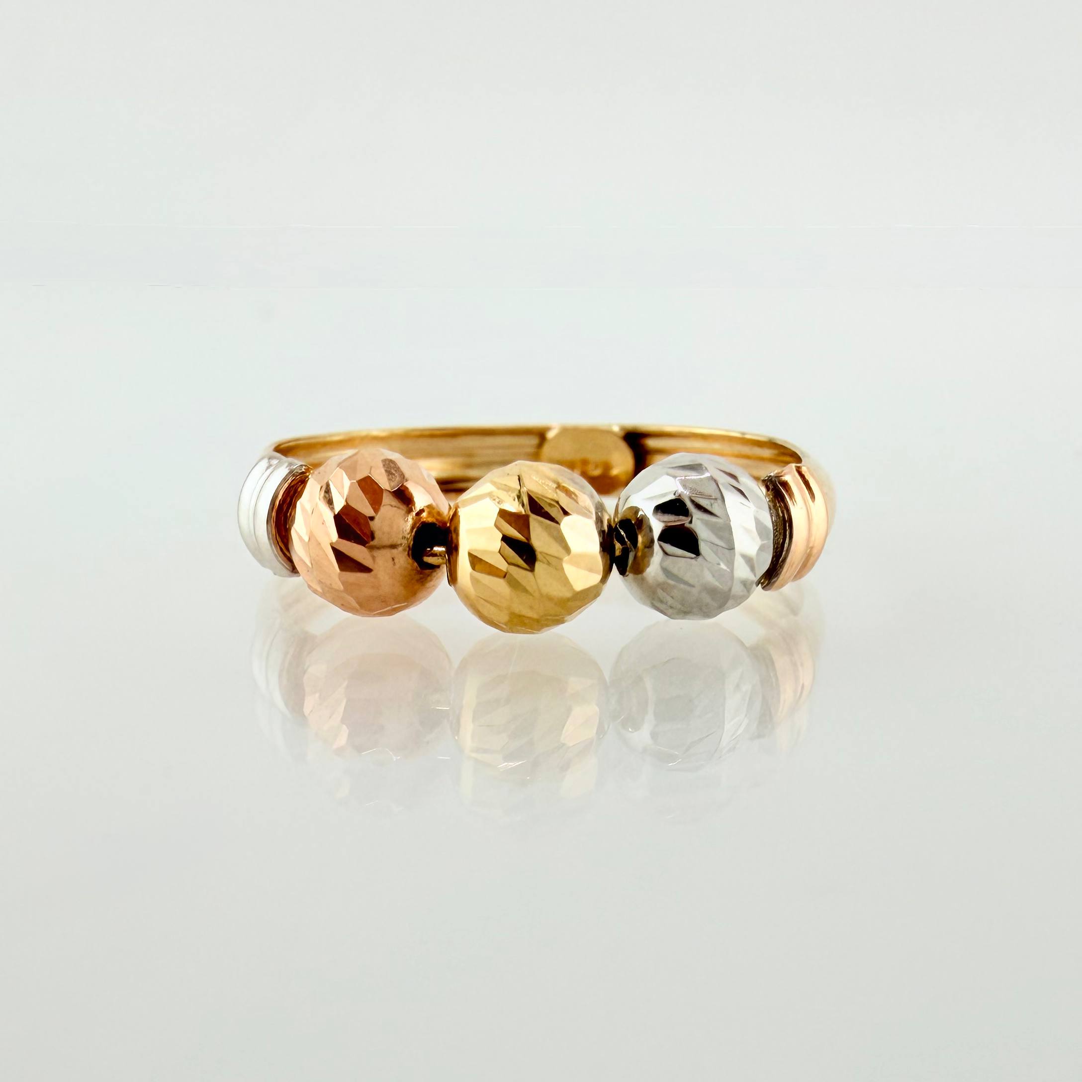 Anillo Trío Bolas 1.5gr / T8 1/2 / Tres Oros 18K