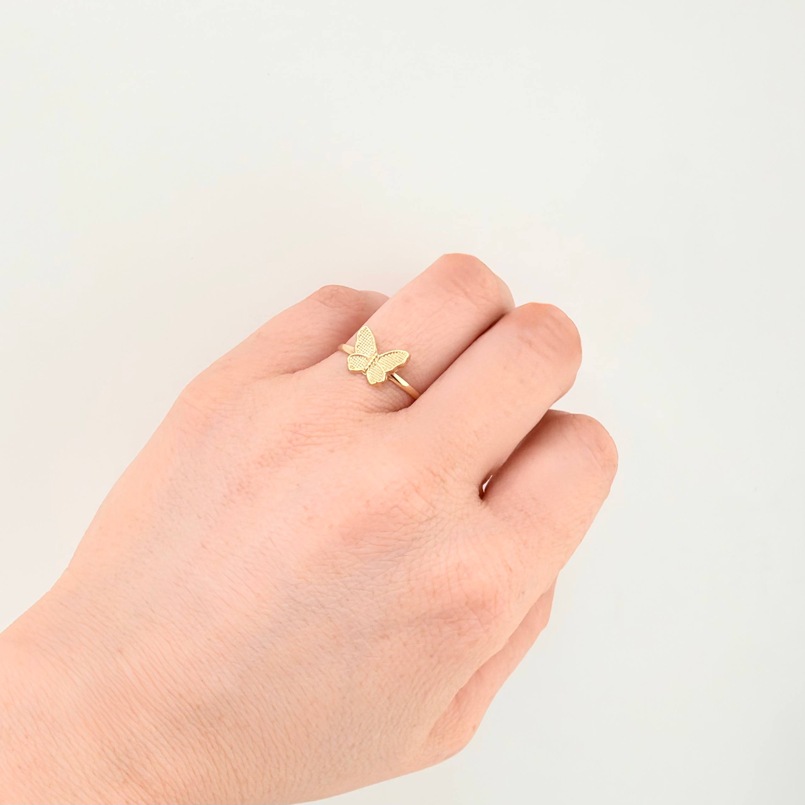 Anillo Mariposa 0.9gr / T6 3/4 / Oro Amarillo 18K ©