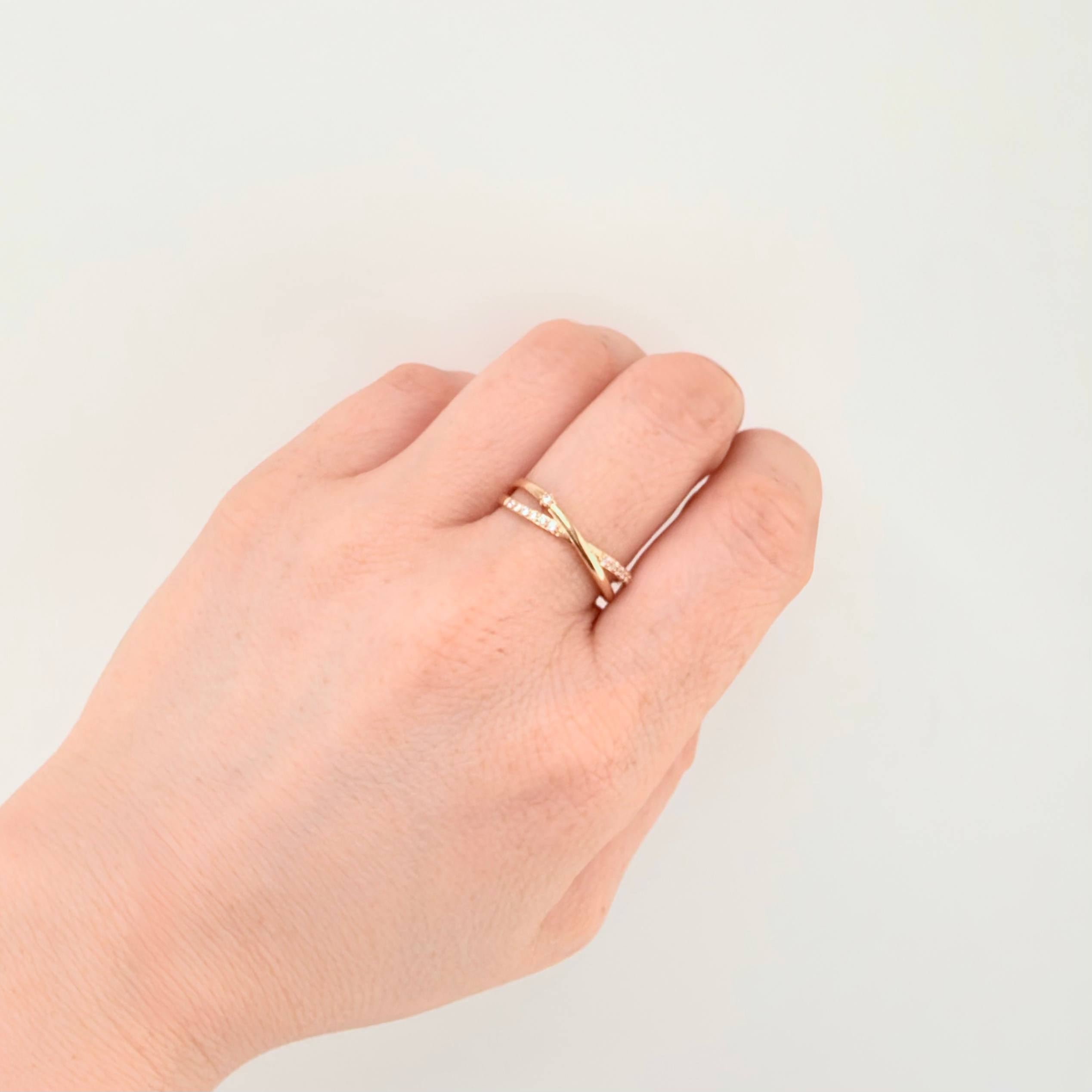 Anillo Carriles Cruzados 1.6gr / T7 1/2 / Oro Amarillo 18K