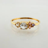 Anillo Solitario Flores Delicadas 0.85gr / T5 / Oro Amarillo 18K ©