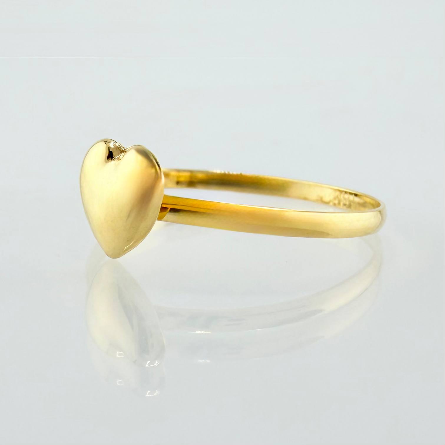 Anillo Corazón 0.7gr / T7 1/2 / Oro Amarillo 18K