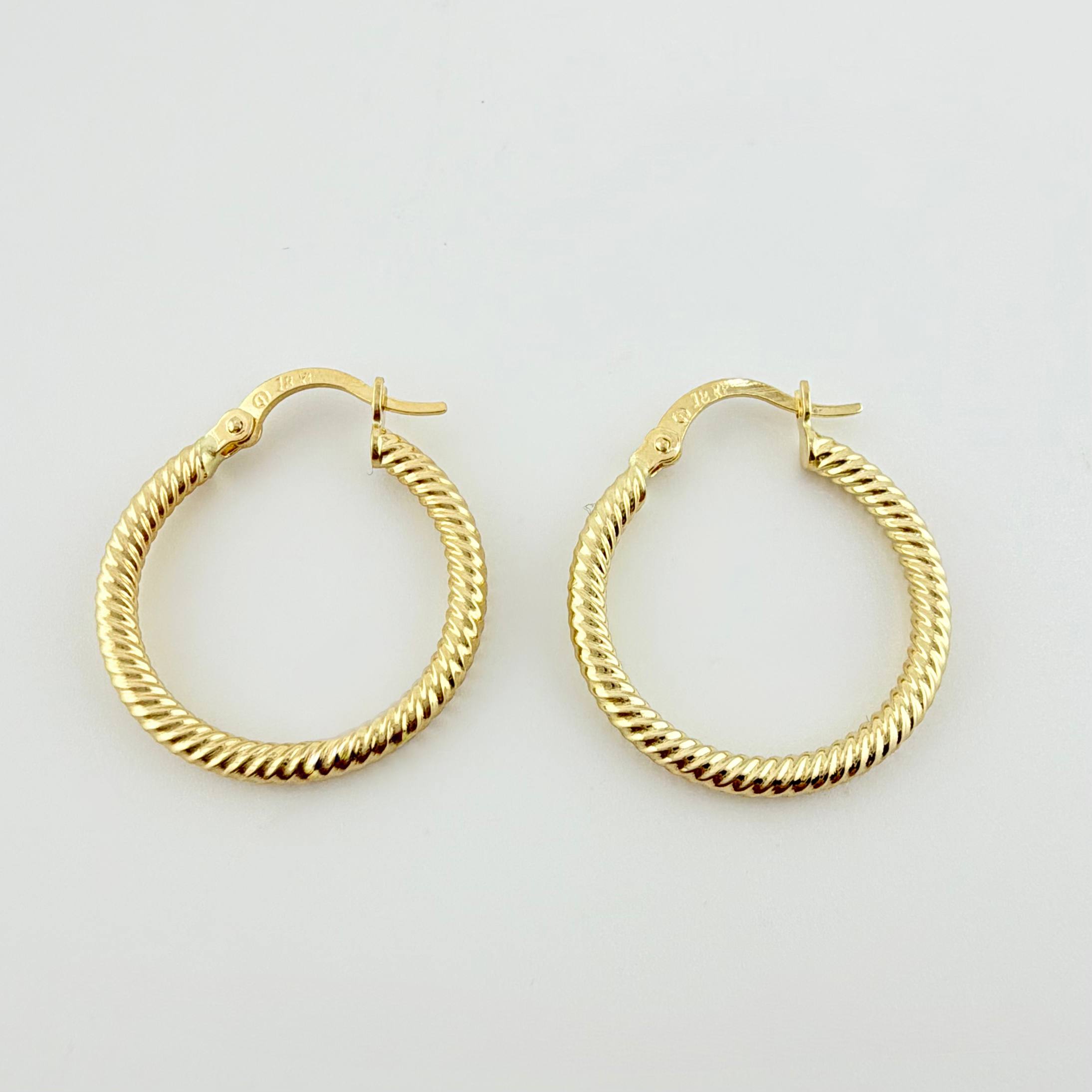 Candongas Yian 1.45gr / 1 in / Oro Amarillo 18K