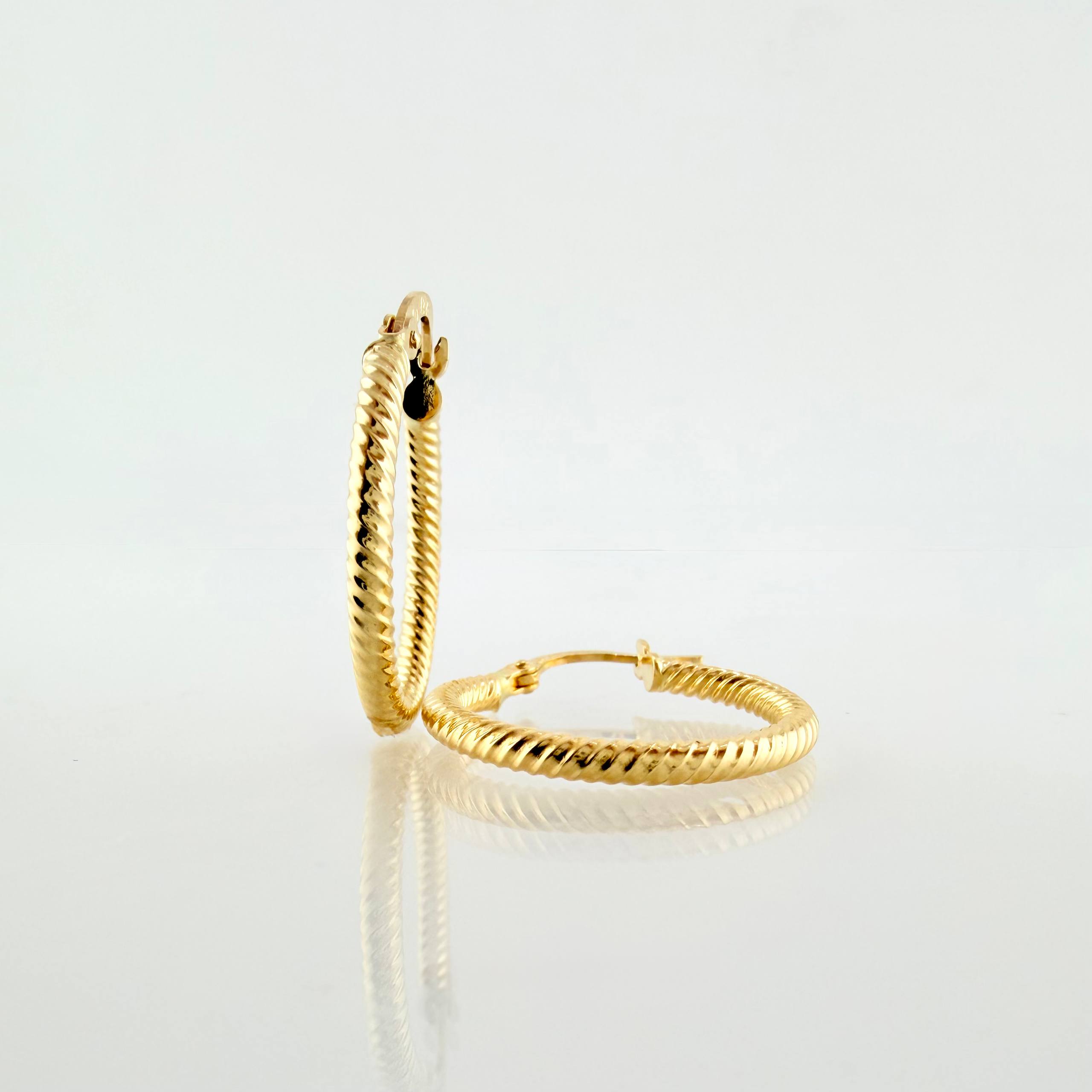 Candongas Yian 1.55gr / 1 in / Oro Amarillo 18K