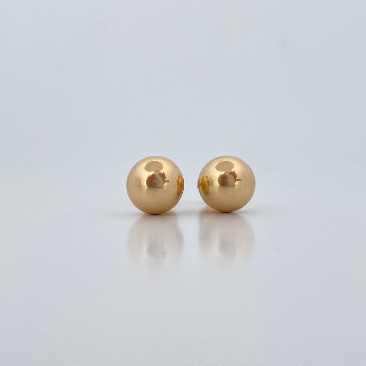 Stud Earrings Bead 0.85gr / 8mm Polished 18K Yellow Gold $