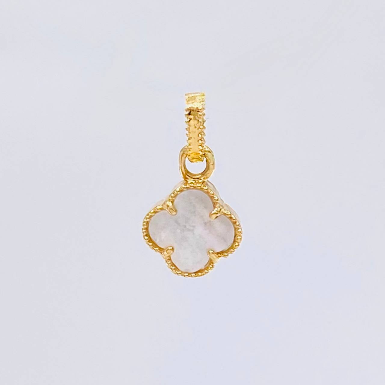 Dije Trebol 0.6 g / 1/2 in Oro Amarillo 18K