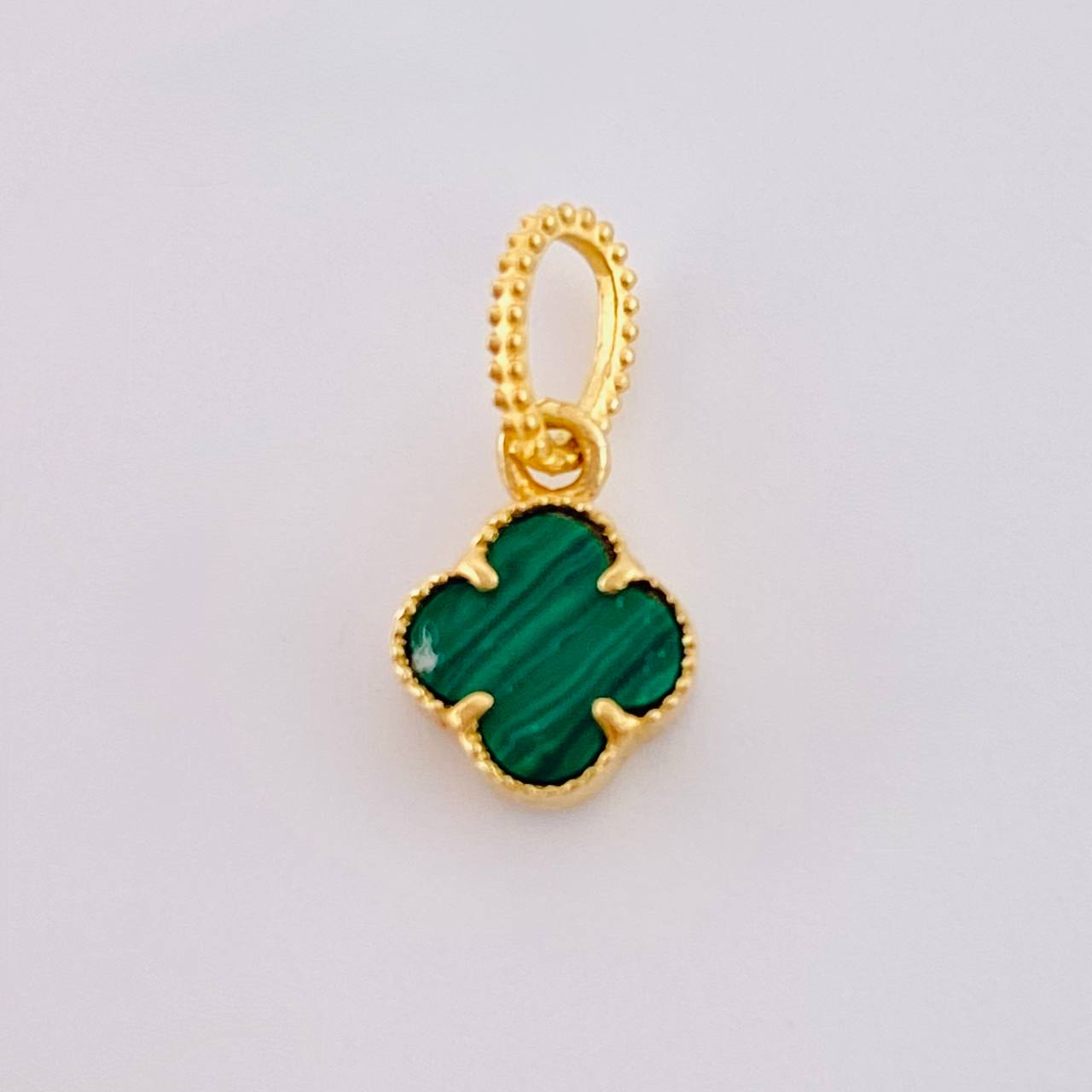 Dije Trebol 0.55 g / 1/2 in Oro Amarillo 18K