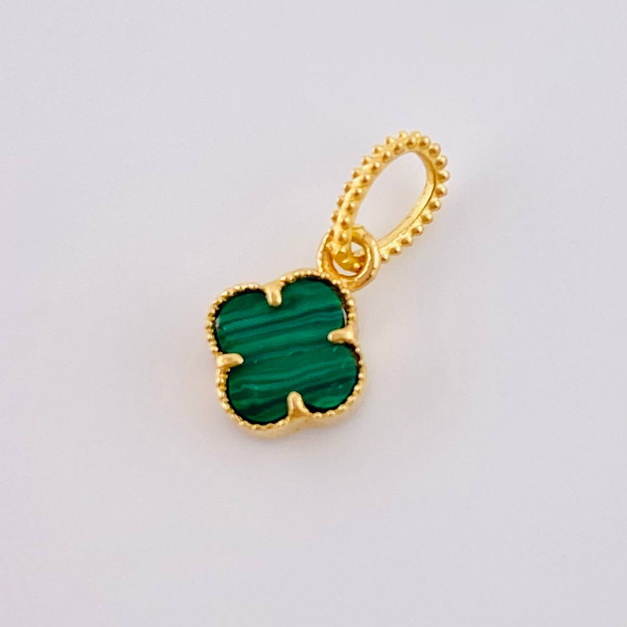 Dije Trebol 0.55 g / 1/2 in Oro Amarillo 18K