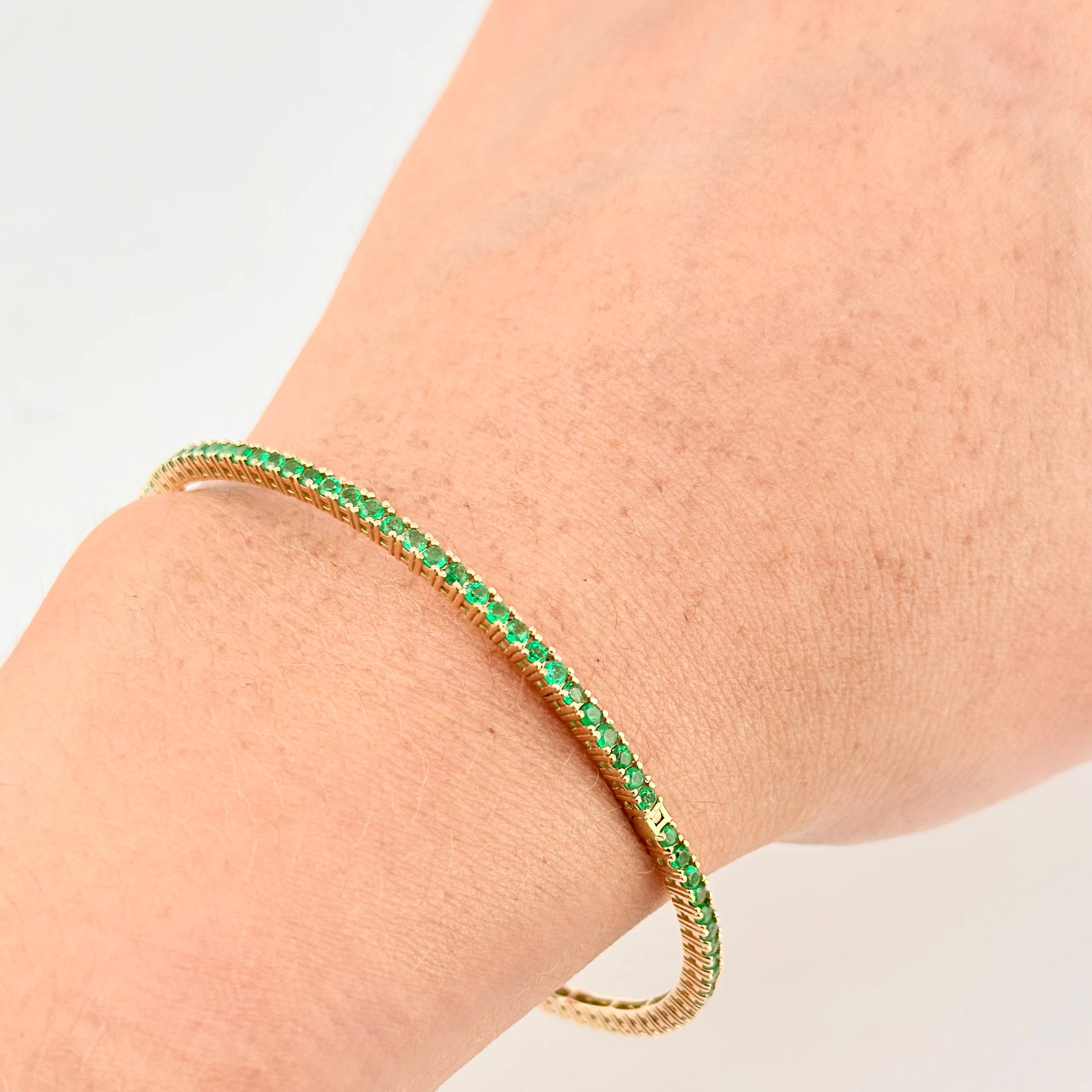 Pulso Tenis Esmeralda 2,60 Qts 6.7 g / 7 1/4 in / 2.1 mm Oro Amarillo 18K