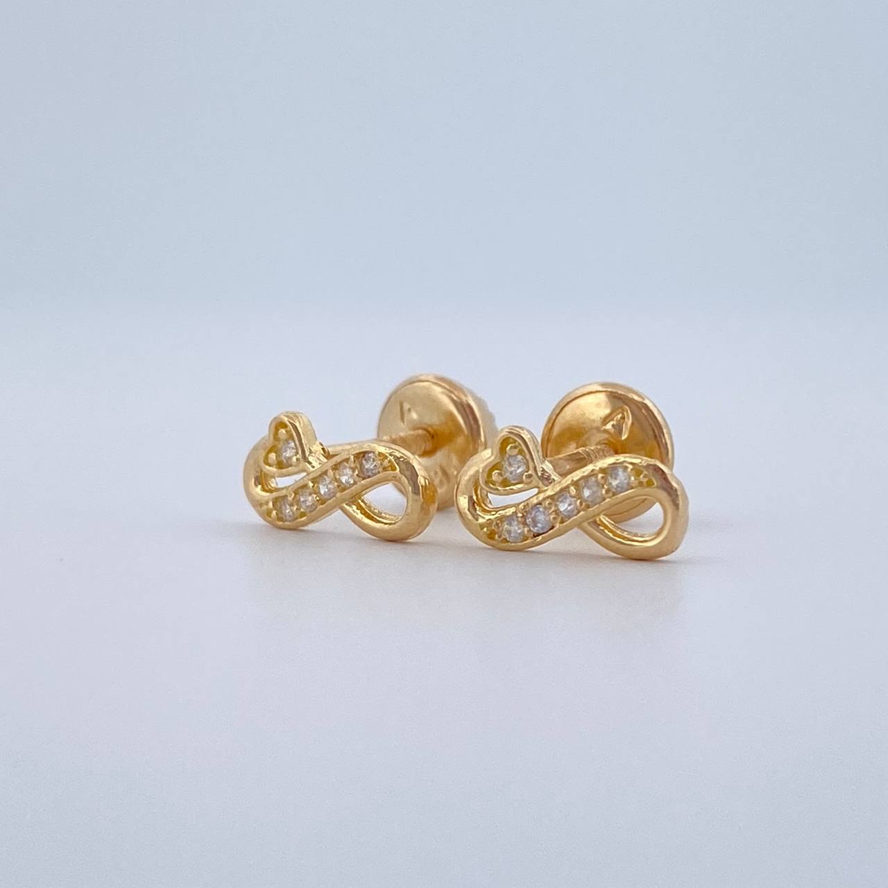 Stud Earrings 0.9gr / 18K Gold &