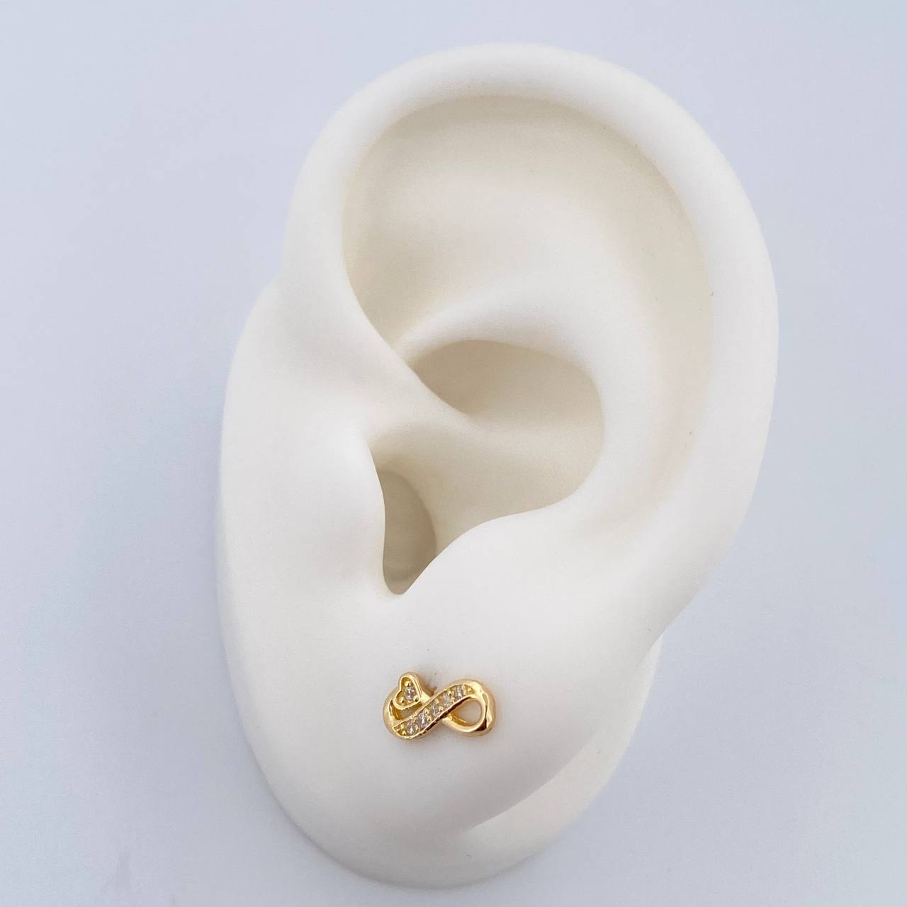 Stud Earrings 0.9gr / 18K Gold &