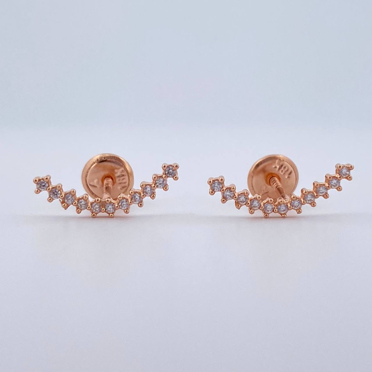 Stud Earrings Line 0.8gr / 18K Gold &