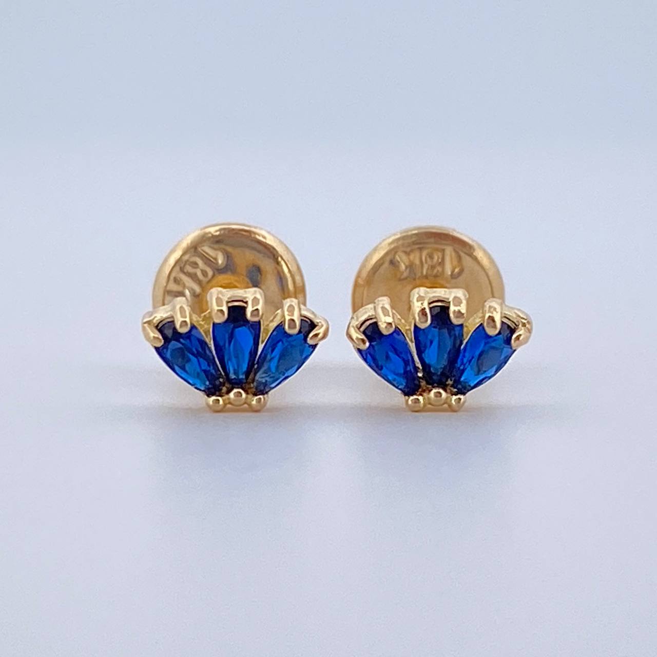 Stud Earrings Petals 0.6gr / 18K Gold &