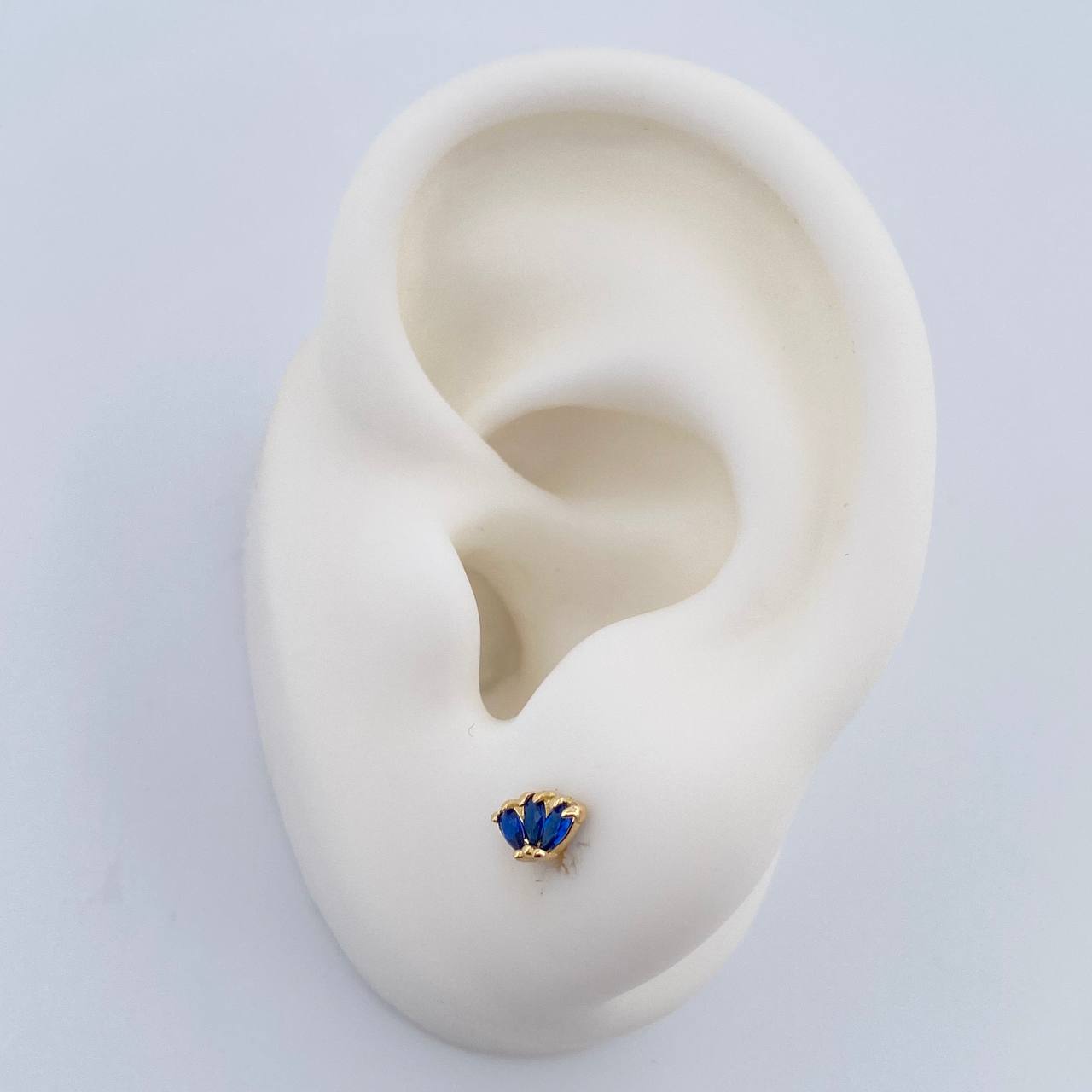 Stud Earrings Petals 0.6gr / 18K Gold &
