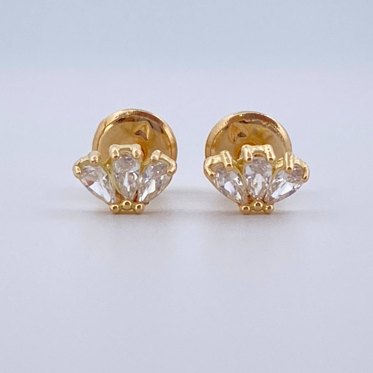 Stud Earrings Petals 0.65gr / 18K Gold &