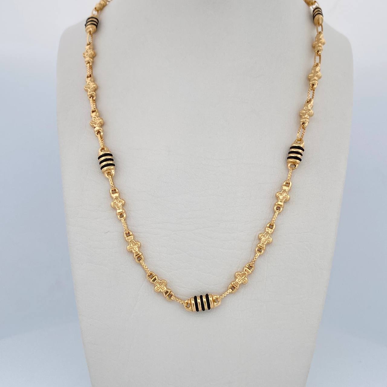 Rustic Flowers Chain 12.5gr / 24.3in / 18K Gold &