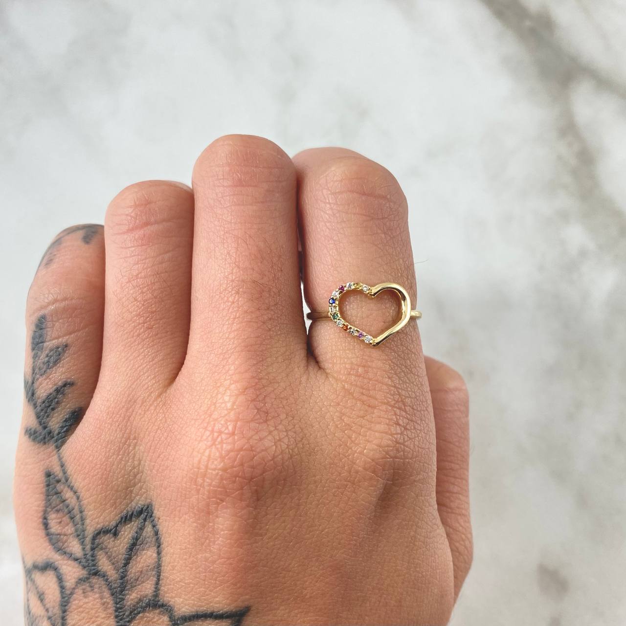 Heart Silhouette Ring 1.35gr / Size 5 1/4 / 18K Gold -