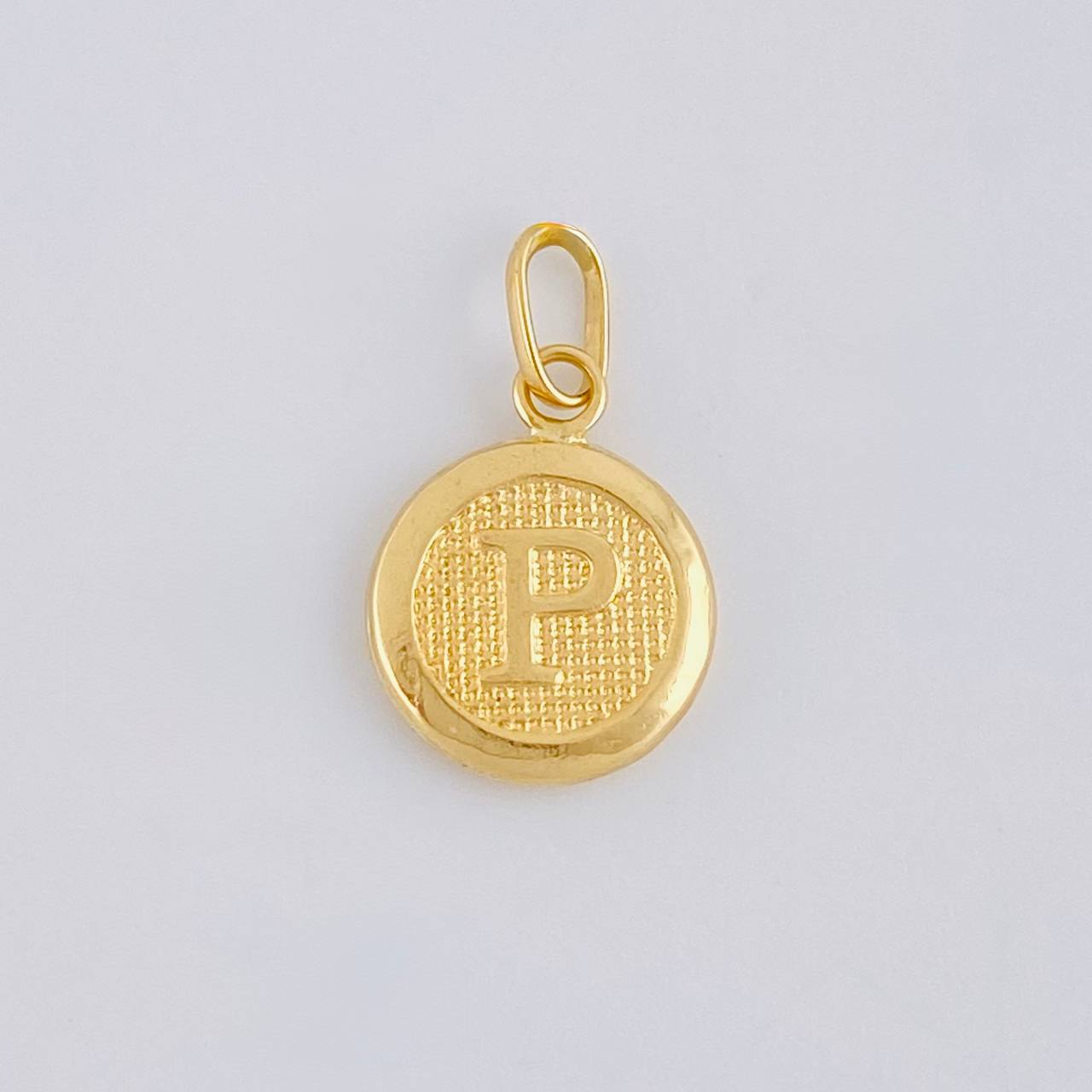Pendant Circle Letter P 0.4 g / 3/4 in Yellow Gold 18K