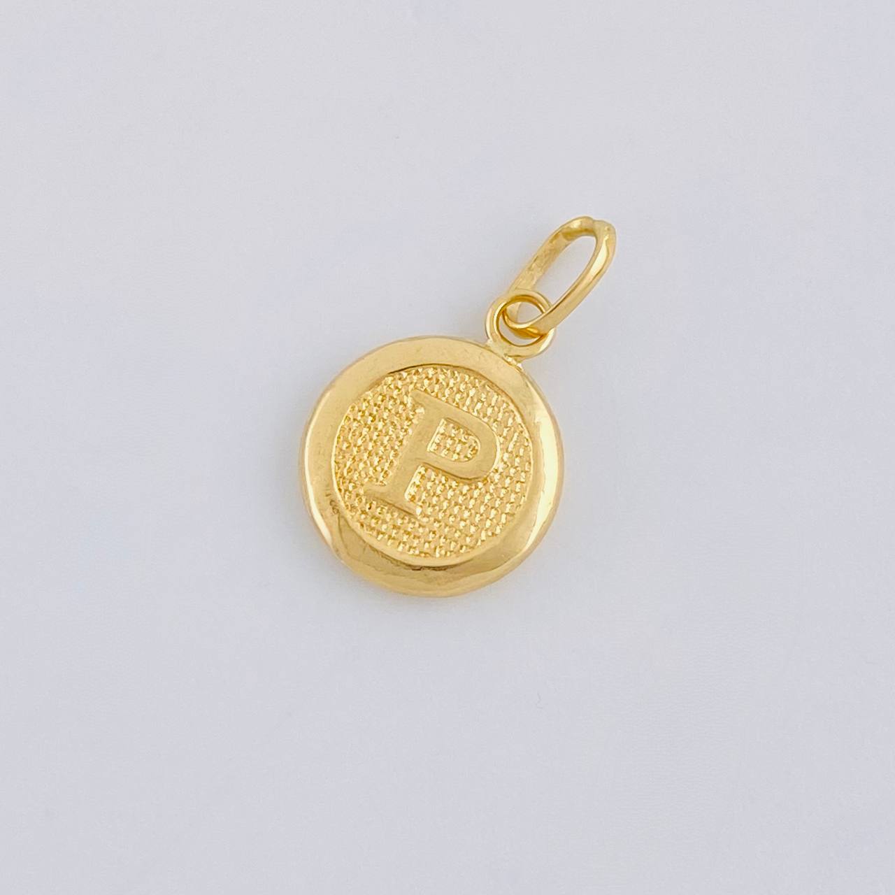 Pendant Circle Letter P 0.4 g / 3/4 in Yellow Gold 18K