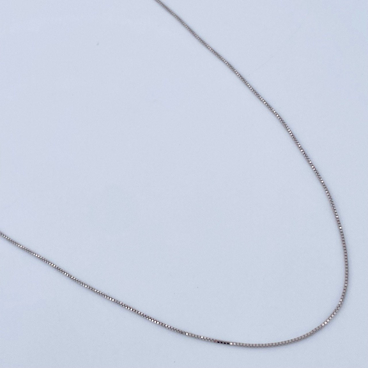 Venetian Chain 1.3gr / 17.8in / 18K White Gold +3 &