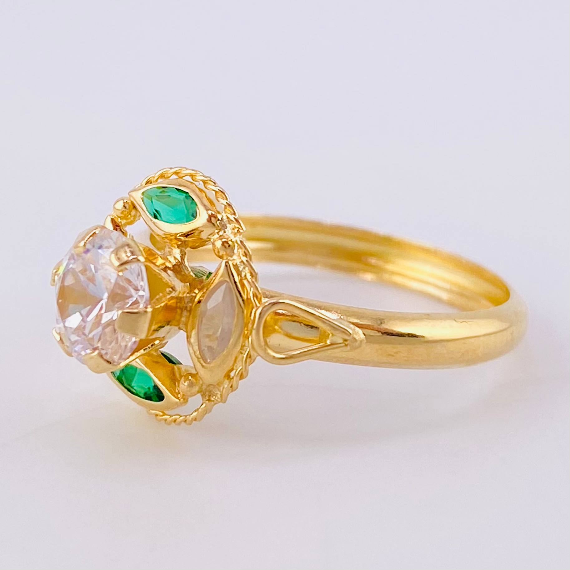 Anillo Solitario Aura Vintage 1.85 g / T7 Oro Amarillo 18K