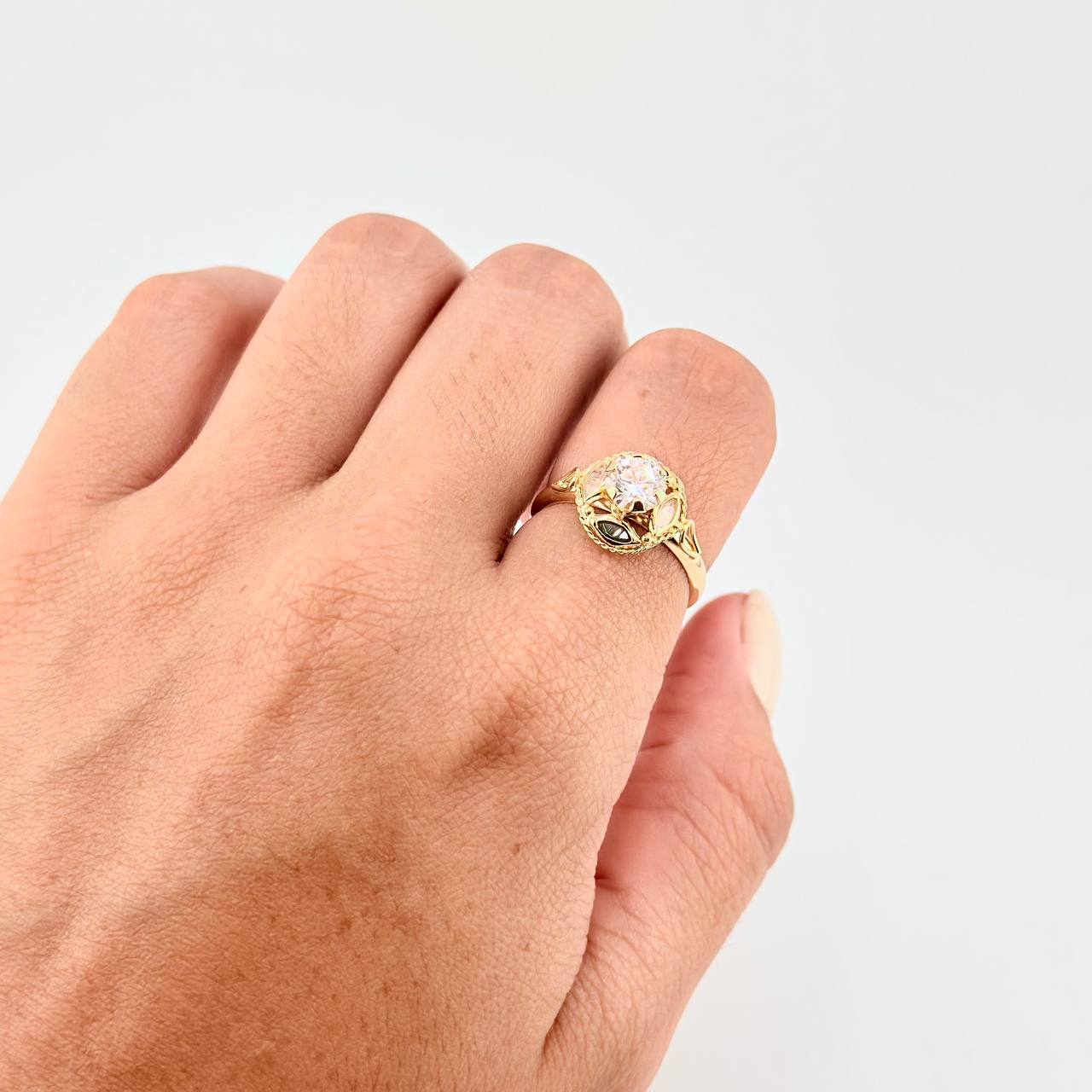 Anillo Solitario Aura Vintage 1.85 g / T7 Oro Amarillo 18K