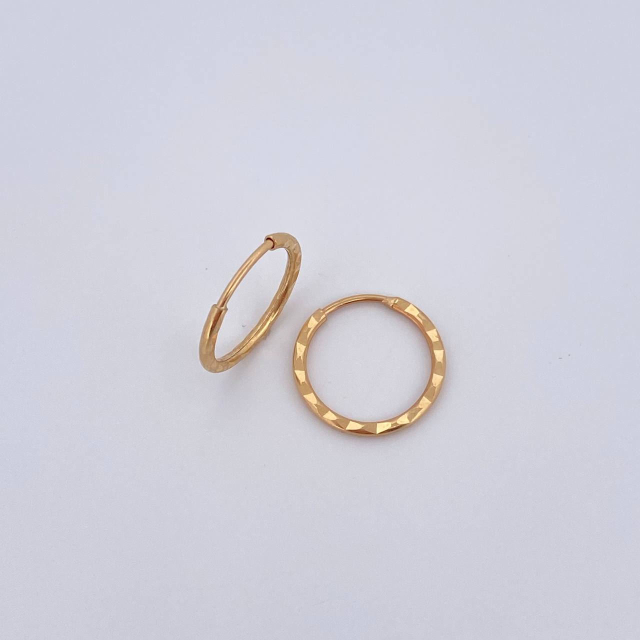 Hoop Earrings Grooved Hoop 0.65gr / 1.3cm / 18K Gold &