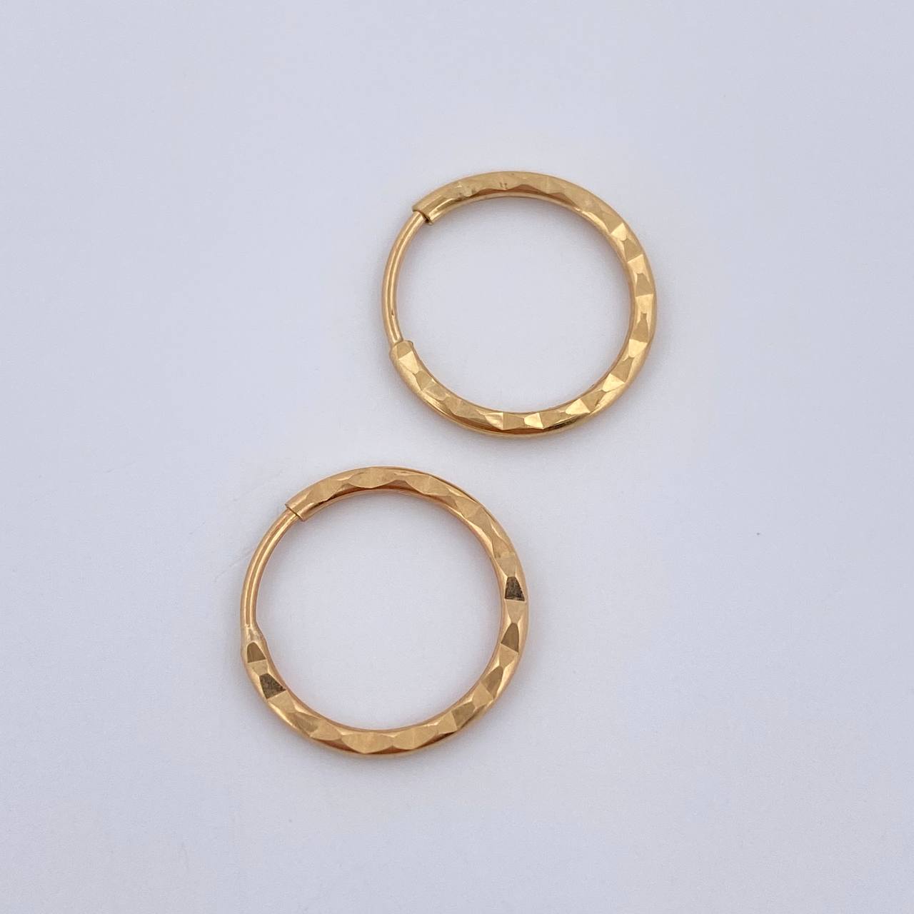 Hoop Earrings Grooved Hoop 0.65gr / 1.3cm / 18K Gold &