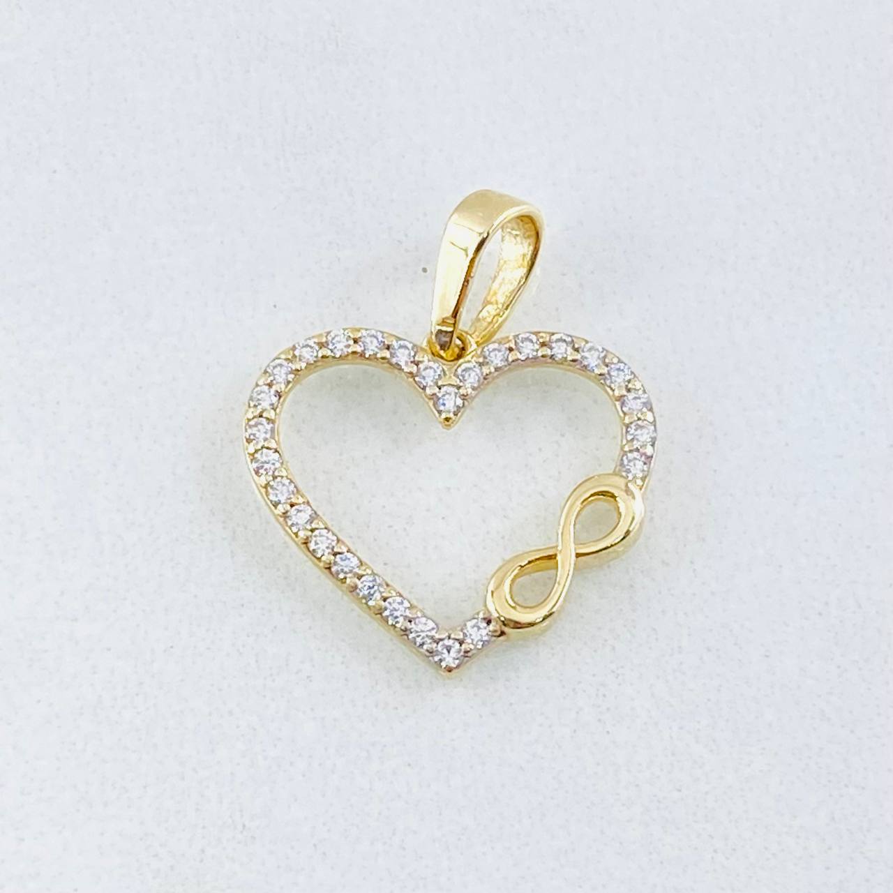 Pendant Silhouette Infinity Heart 0.8gr / 0.8in / 18K Gold Yellow ©