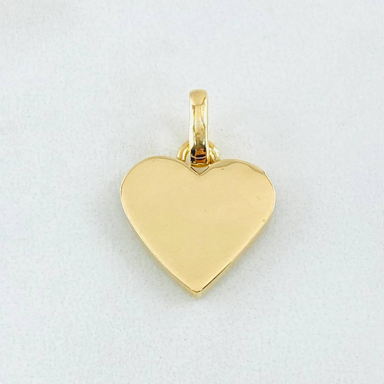 Dije Placa Corazón 1.8gr / 3/4 in / Oro Amarillo 18K ©