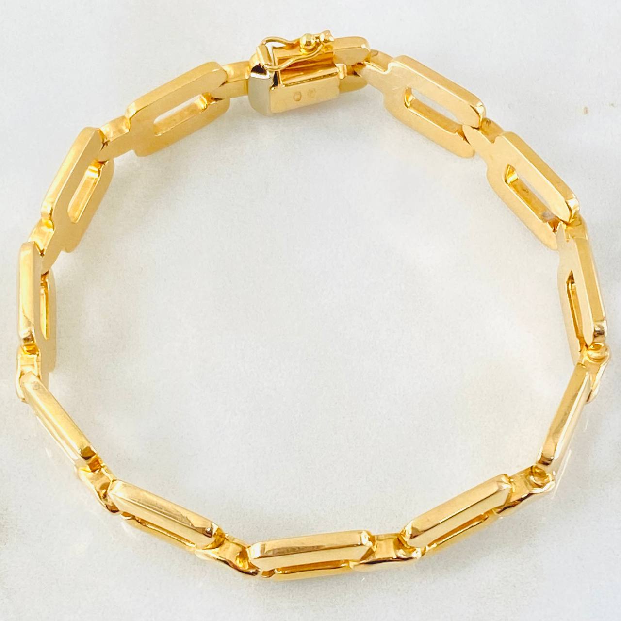 Bastion Bracelet 13.6gr / 7 1/2 in / 18K Gold +4 ©