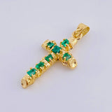 Pendant Cross Trunk Flat Tips Emerald 1.8 Qts 2.85 g / 1 1/2 in 18K Yellow Gold