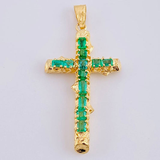 Dije Cruz Tronco Puntas Planas Esmeraldas 2 Qts 3.35 g / 1 1/2 in Oro Amarillo 18K