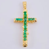 Dije Cruz Tronco Puntas Planas Esmeraldas 2 Qts 3.35 g / 1 1/2 in Oro Amarillo 18K