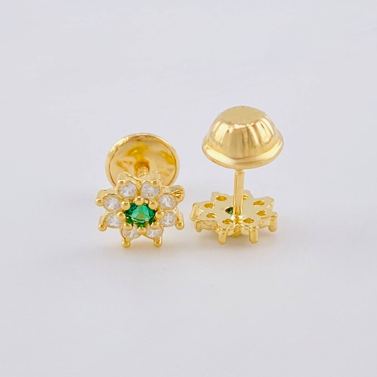 Topos Flor Estrellada 0.85 g / in / 6 mm Oro Amarillo 18K