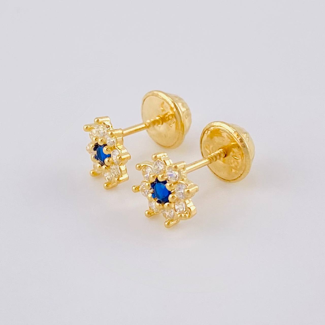 Topos Flor Estrellada 0.85 g / in / 6 mm Oro Amarillo 18K