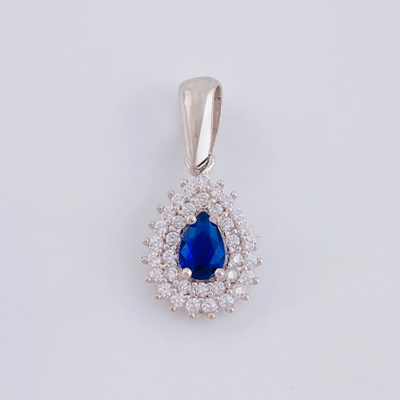 Dije Gota Tupida 1.95 g / 3/4 in Oro Blanco 18K