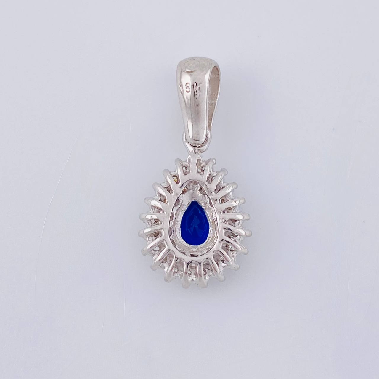 Dije Gota Tupida 1.95 g / 3/4 in Oro Blanco 18K