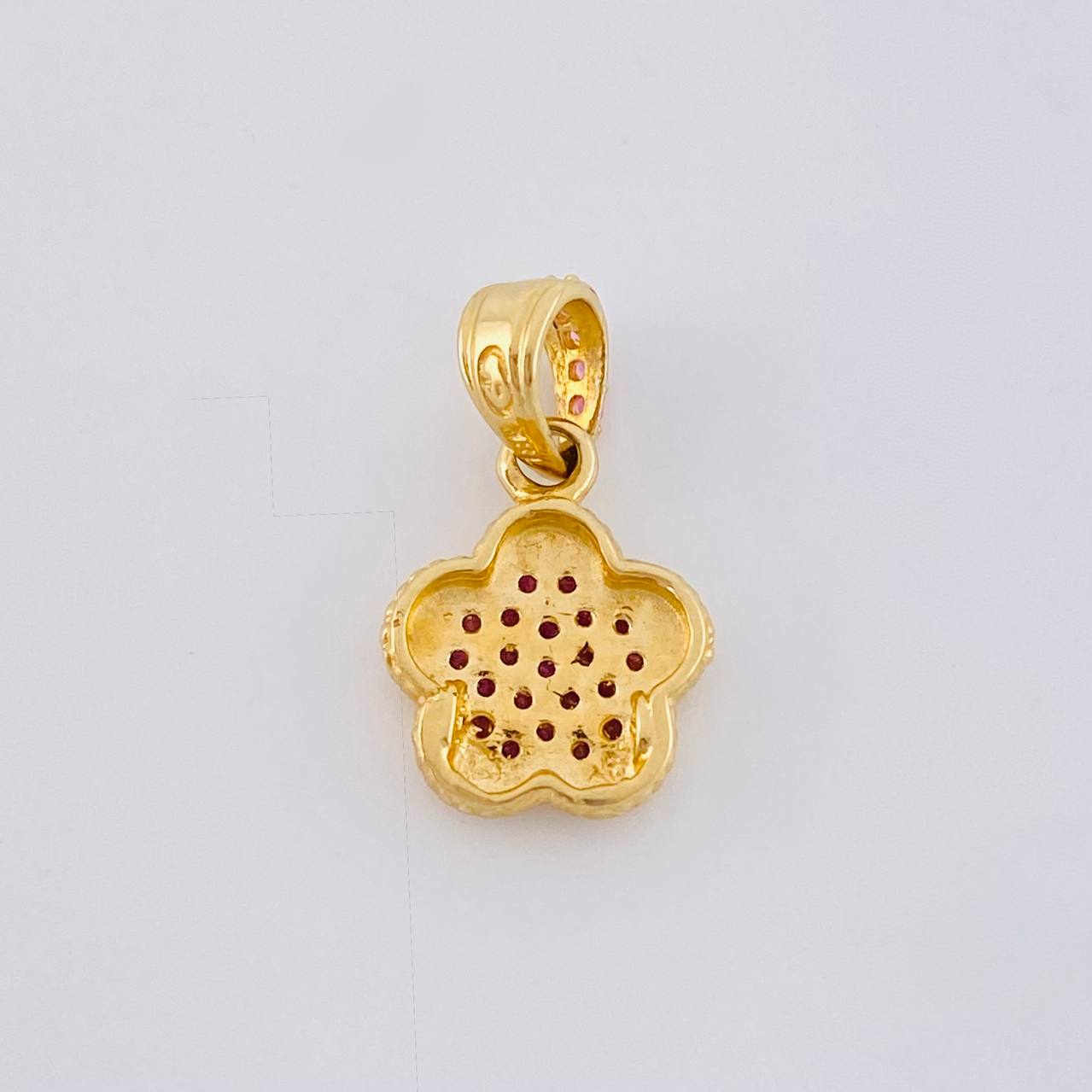 Dije Flor 1.5 g / 3/4 in Oro Amarillo 18K