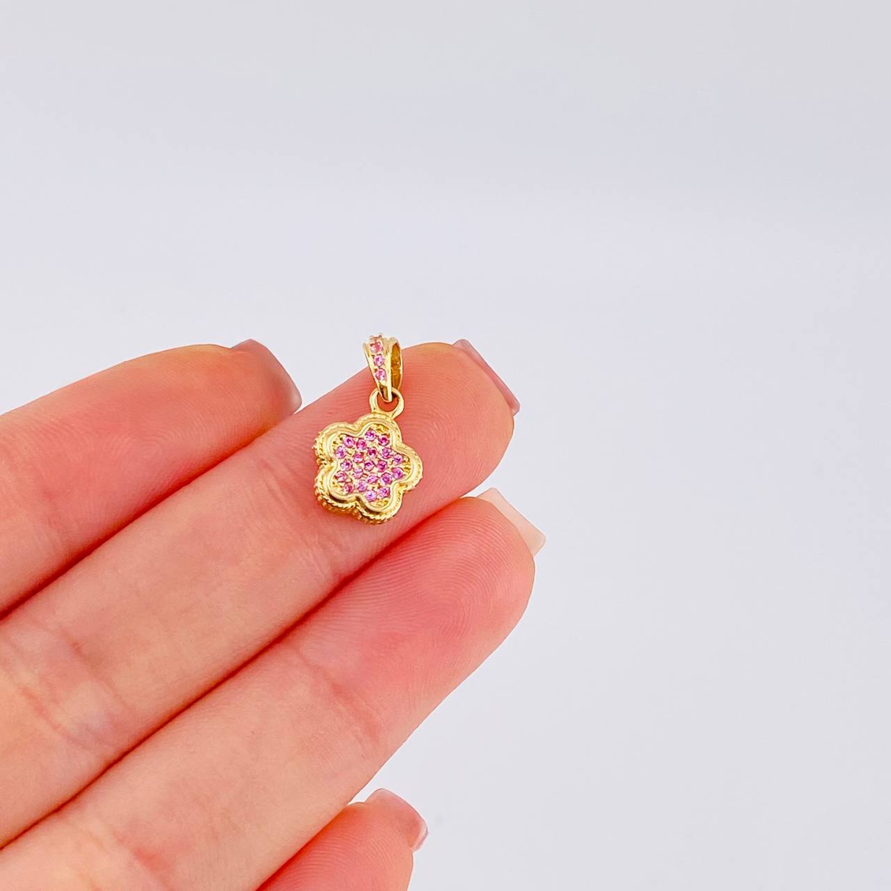 Dije Flor 1.5 g / 3/4 in Oro Amarillo 18K