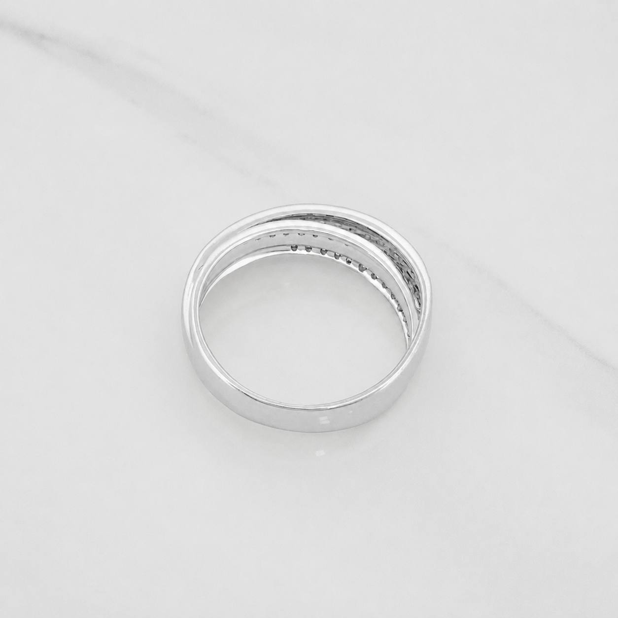 Anillo Cruzado Diamantes 40 Pts 4.2 g / T6 3/4 Oro Blanco 18K